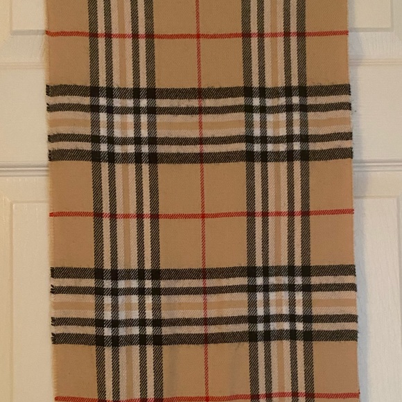 Unisex NWOT Unused Designer Inspired Plaid Scarf - Picture 10 of 11